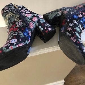 Ankle boots, floral